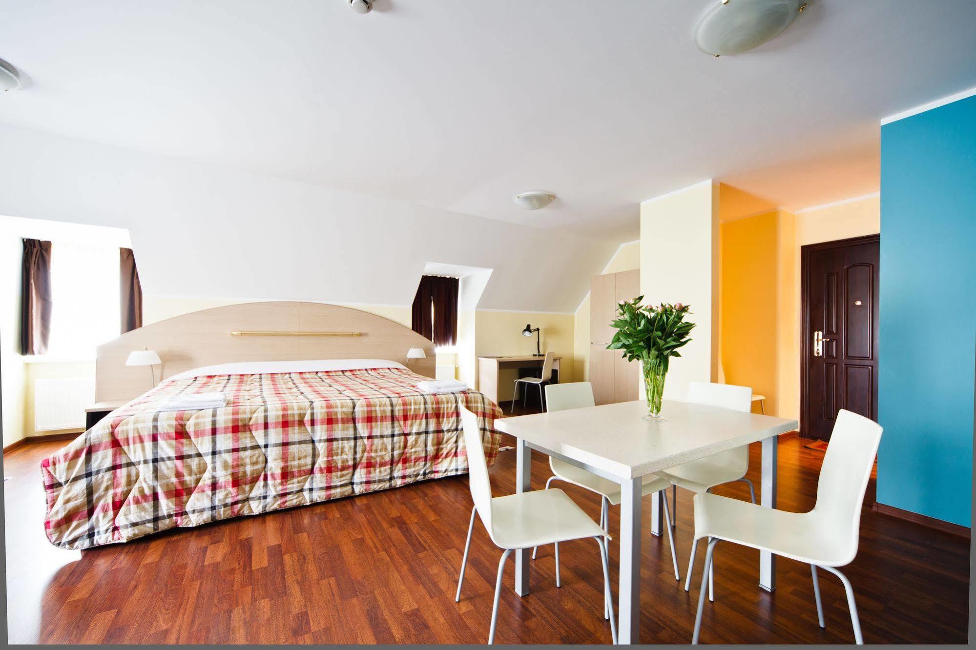 Aparthotel Autosole Рига Экстерьер фото